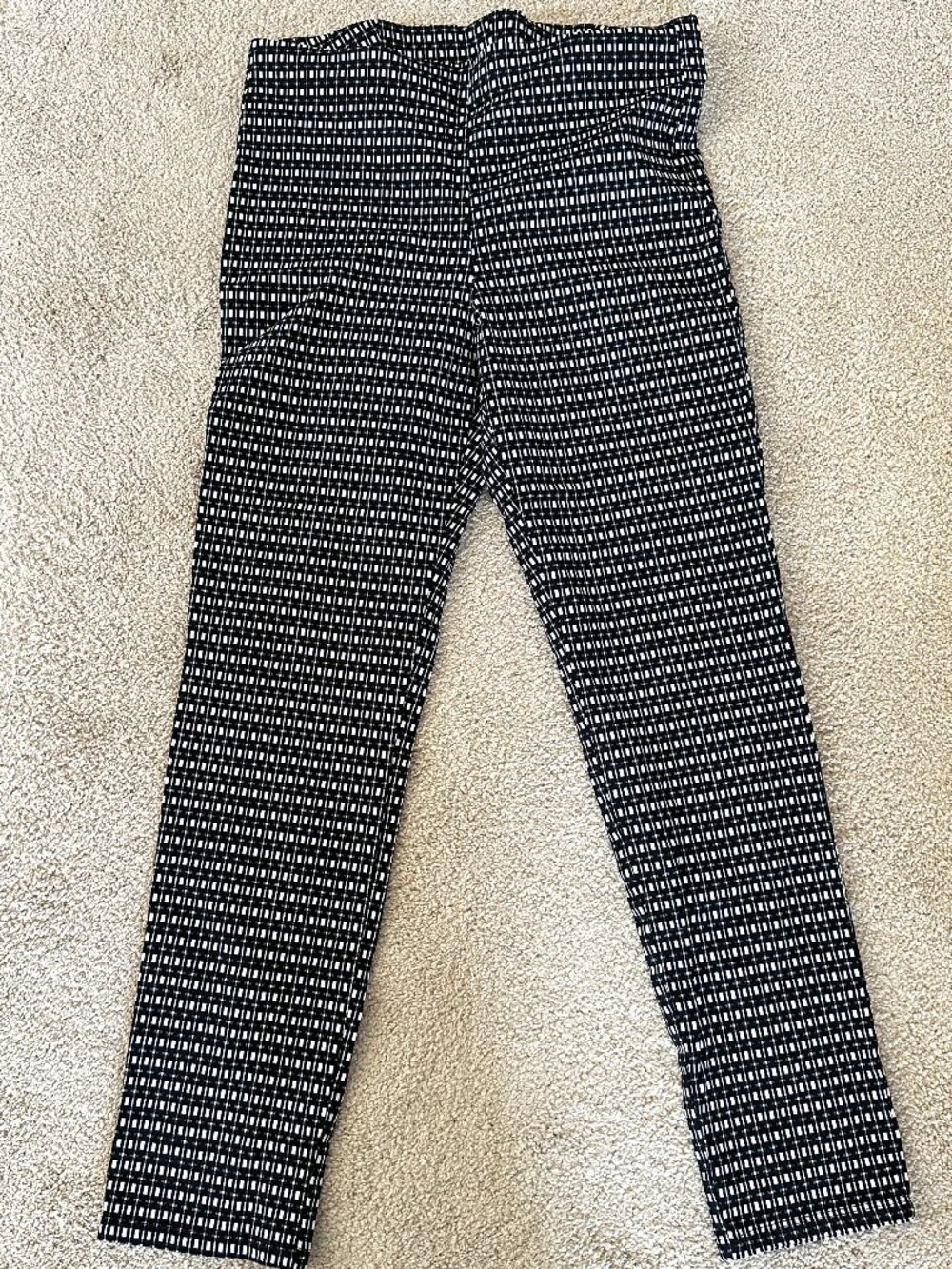 Zoe by Michael Phillips Black & White pull on pants  Women's Sz M NWOT